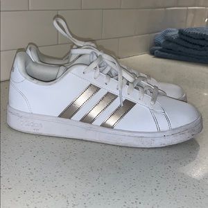 Adidas grand court shoes